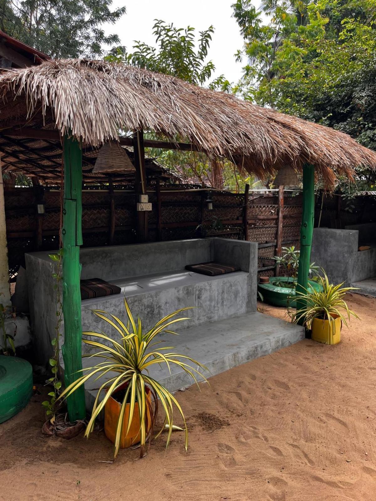 Surfing Lion Hostel Arugam Bay Exterior foto